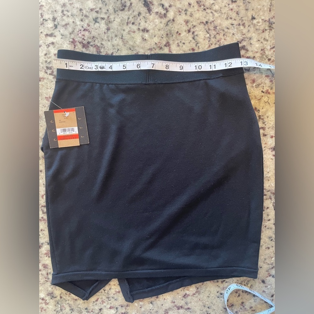 NWT Rachel Roy, Black stretch Women's Skirt size extra small - Picture 3 of 4